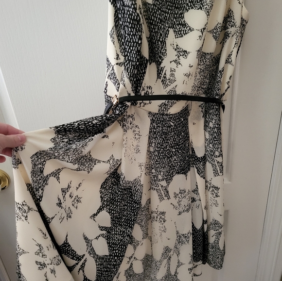 Le Chateau Chiffon Dress - Picture 4 of 7